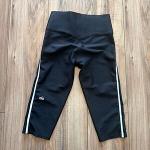 Airlift High-Waist Super Sleek Contrast Capri